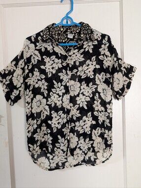 Sweet Sue Black Floral Short-Sleeve Button-Up Shirt